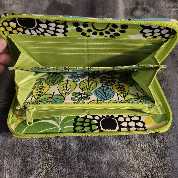 Vibrant Vera Bradley Accordion Wallet - Retired "LimeS Up" Design - Picture 9 of 11